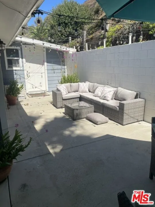 3952 Las Flores Canyon Road Malibu, CA 90265