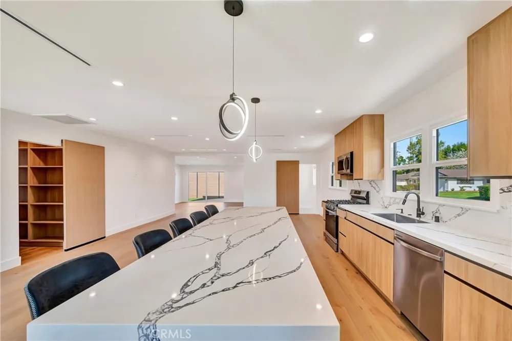23635 Marylee st Woodland Hills, CA 91367