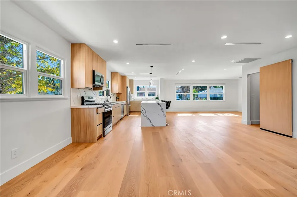 23635 Marylee st Woodland Hills, CA 91367