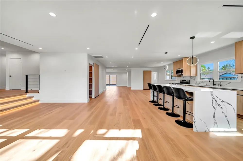 23635 Marylee st Woodland Hills, CA 91367