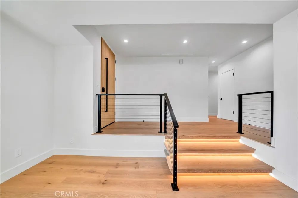23635 Marylee st Woodland Hills, CA 91367