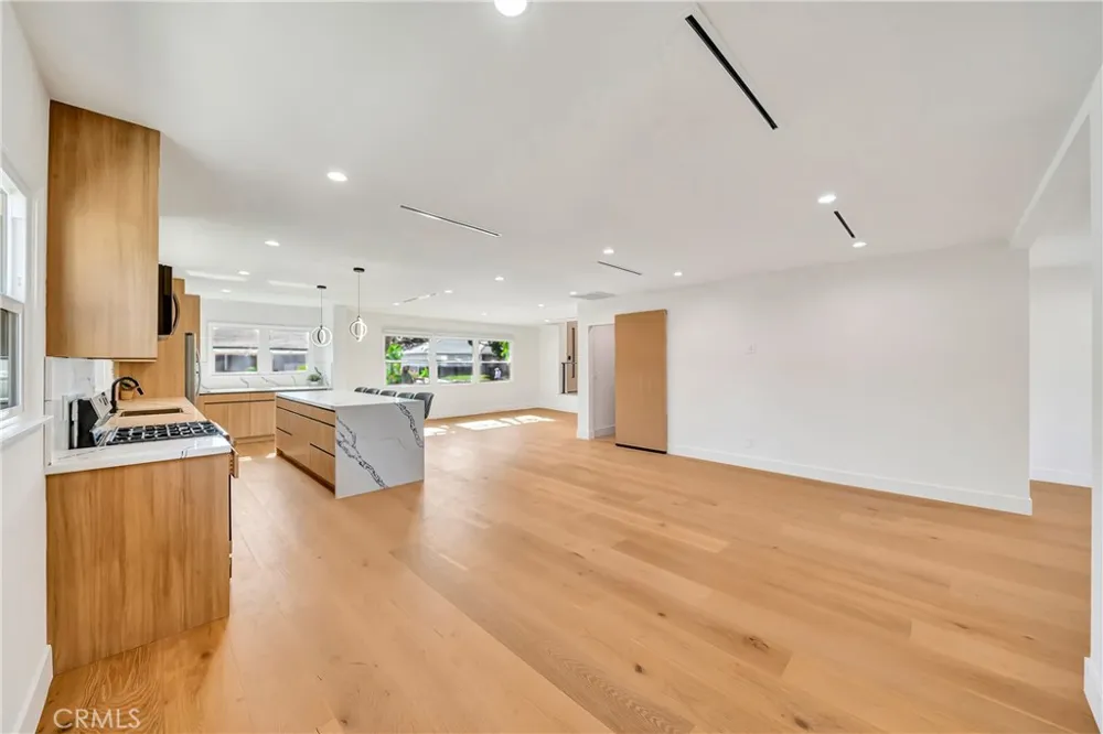 23635 Marylee st Woodland Hills, CA 91367