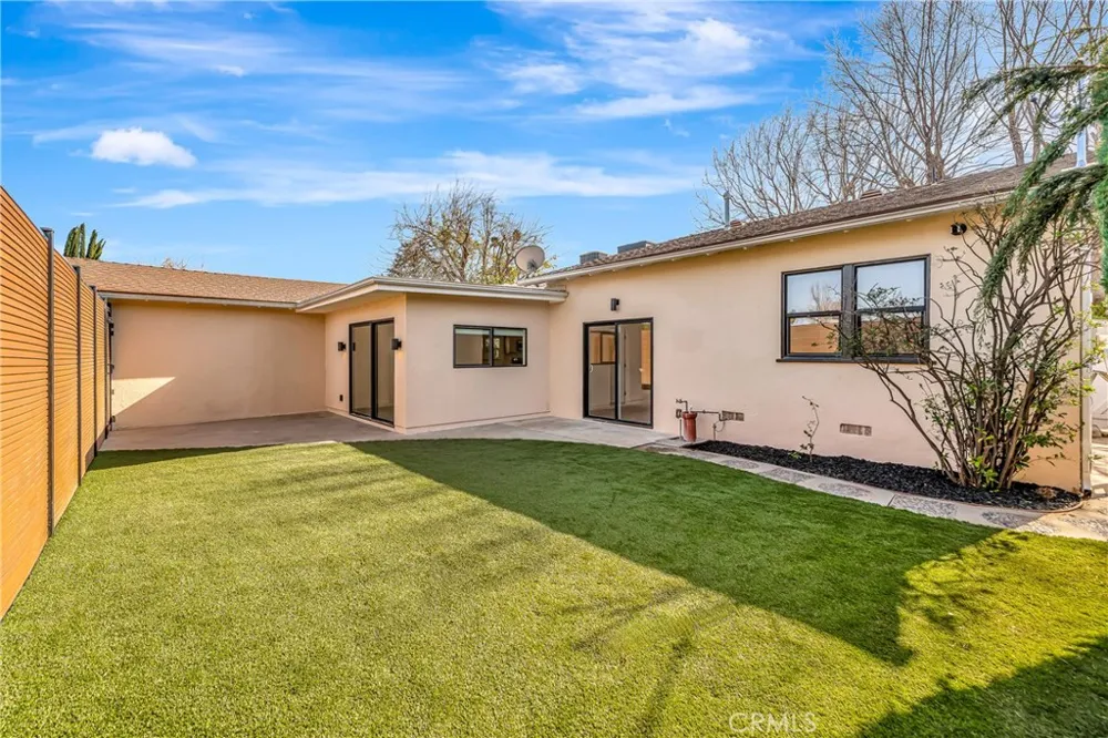 23635 Marylee st Woodland Hills, CA 91367