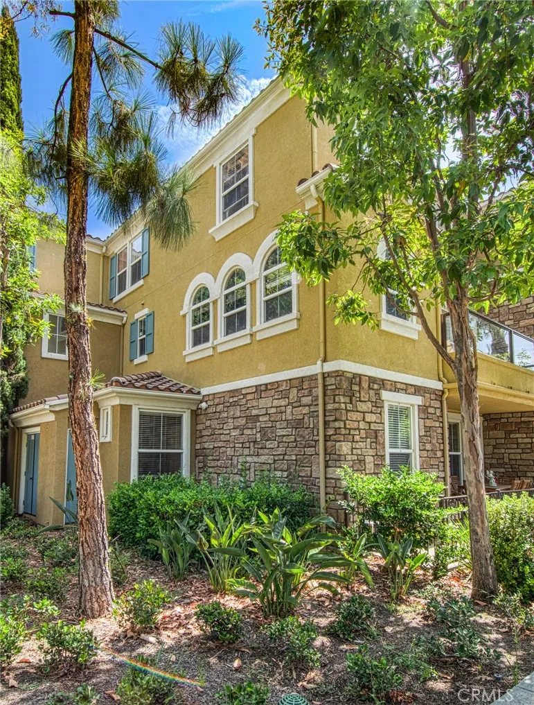 808 Terra Bella Irvine, CA 92602