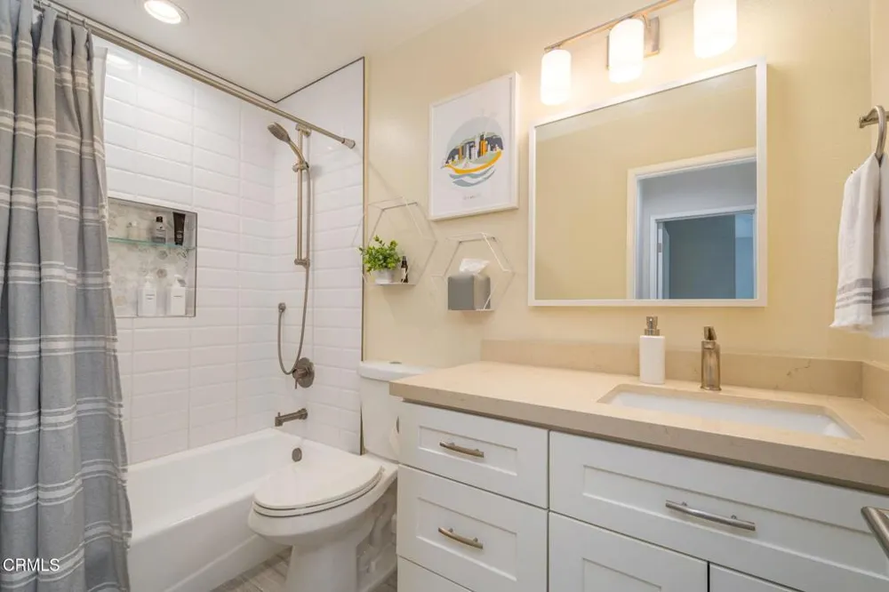 2029 Shoemaker Lane Thousand Oaks, CA 91320