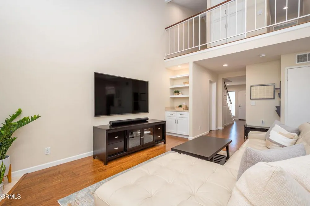 2029 Shoemaker Lane Thousand Oaks, CA 91320