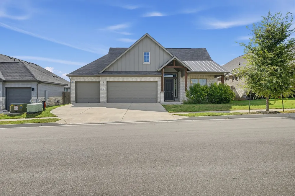 734 Treadwell Lane Kyle, TX 78640