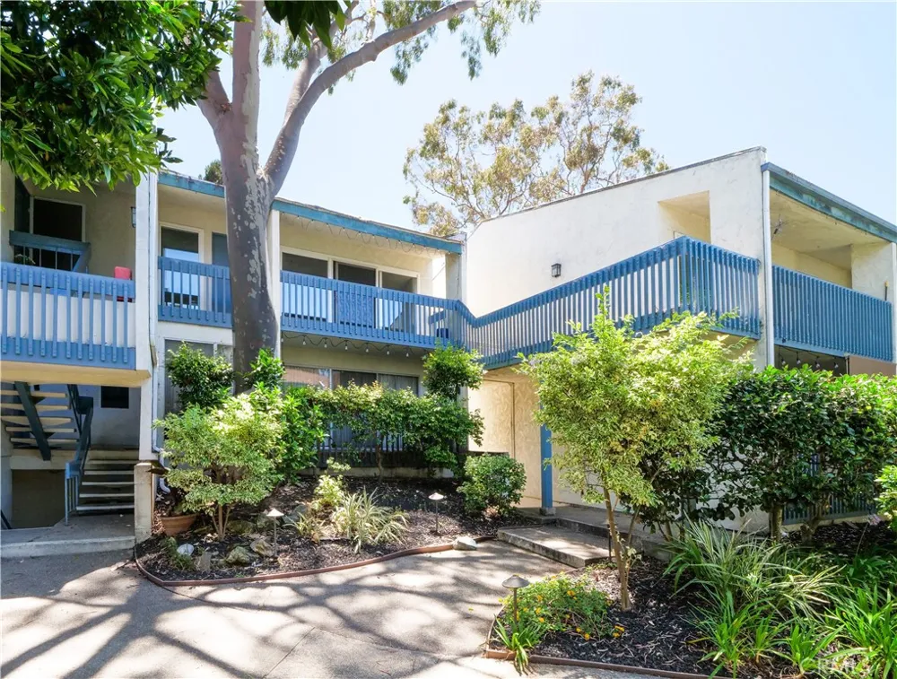 822 Camino Real #202 Redondo Beach, CA 90277