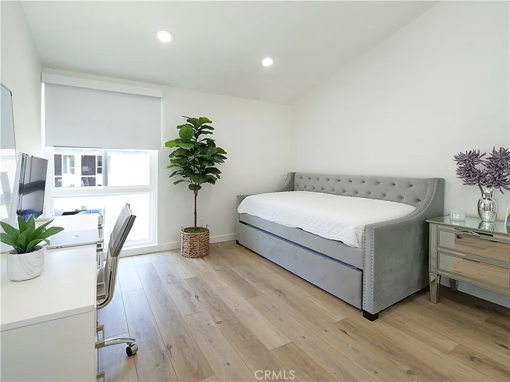 822 Camino Real #202 Redondo Beach, CA 90277