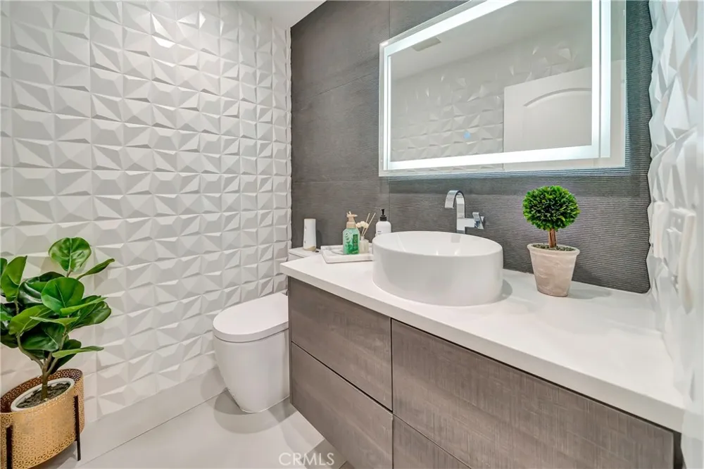 3793 Camino Codorniz Calabasas, CA 91302