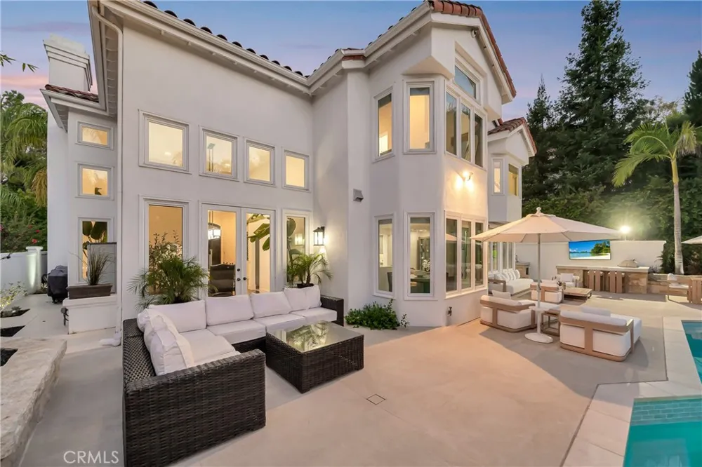 3793 Camino Codorniz Calabasas, CA 91302