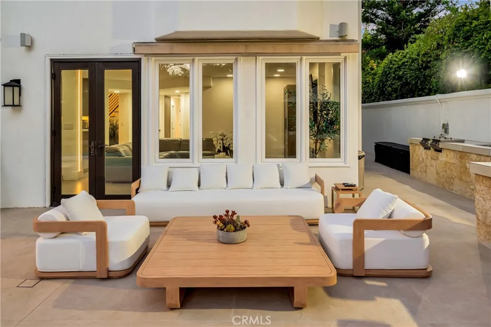 3793 Camino Codorniz Calabasas, CA 91302