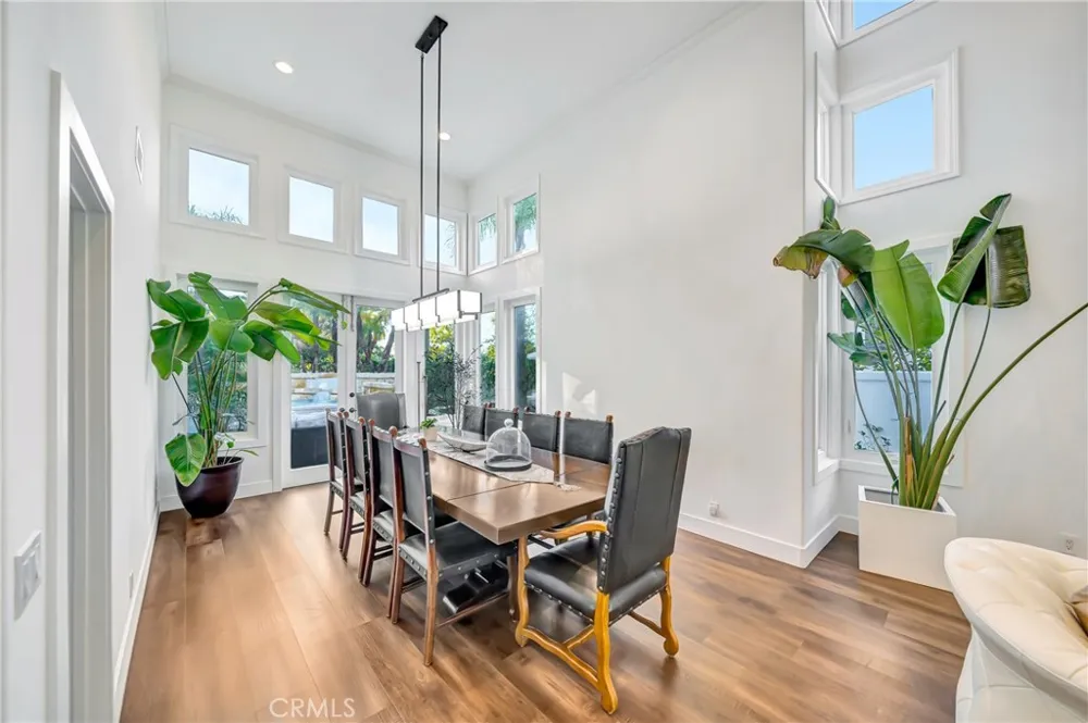 3793 Camino Codorniz Calabasas, CA 91302
