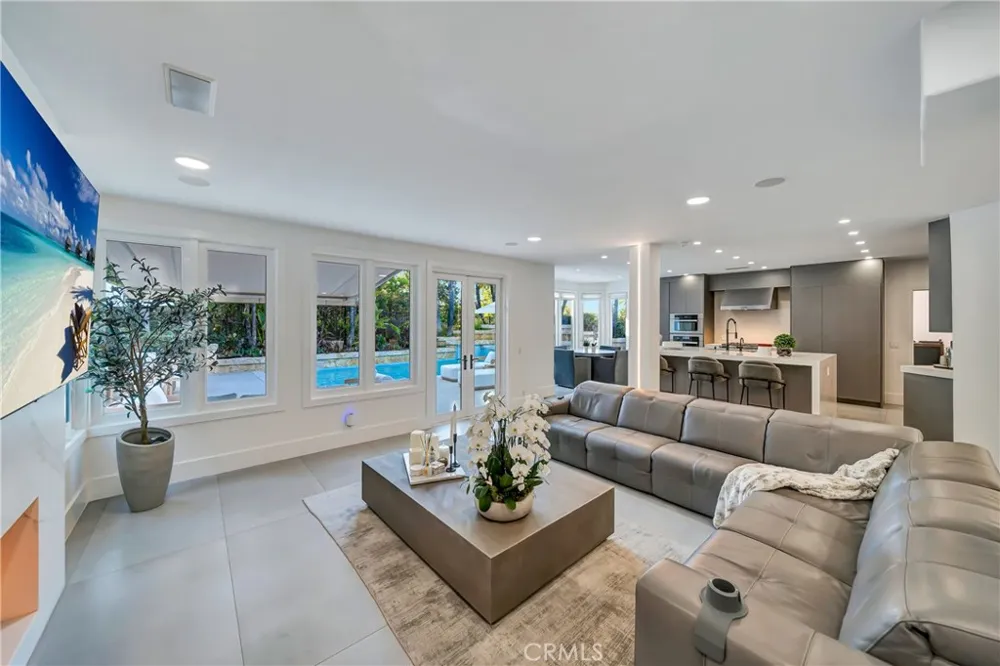 3793 Camino Codorniz Calabasas, CA 91302