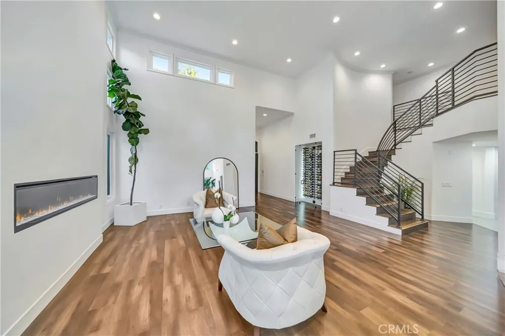 3793 Camino Codorniz Calabasas, CA 91302