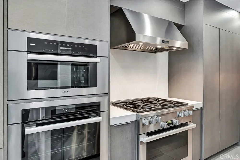 3793 Camino Codorniz Calabasas, CA 91302