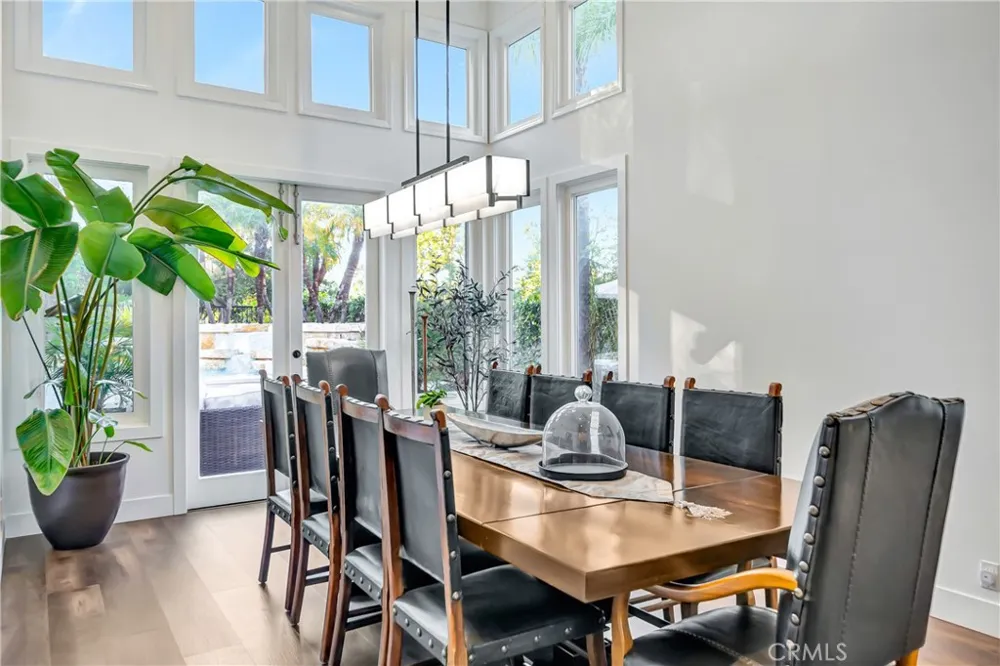 3793 Camino Codorniz Calabasas, CA 91302