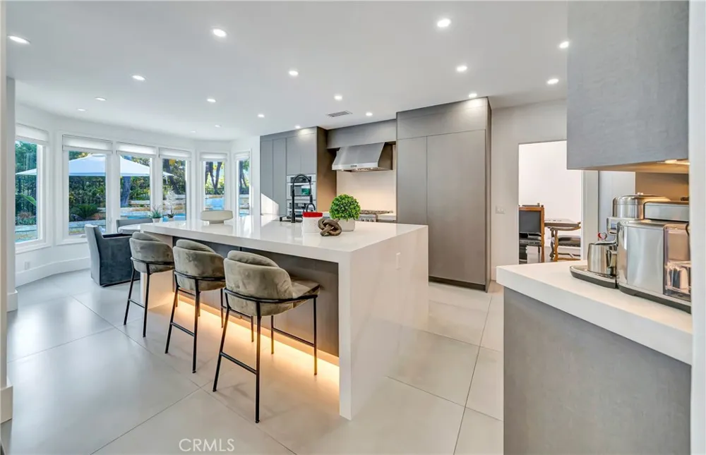 3793 Camino Codorniz Calabasas, CA 91302