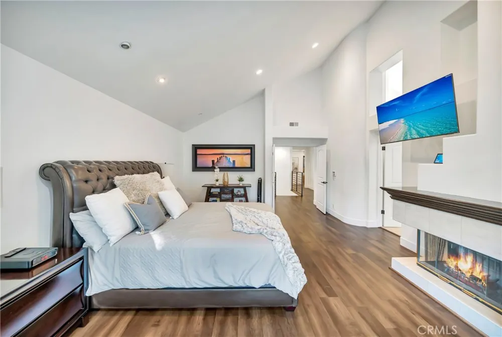 3793 Camino Codorniz Calabasas, CA 91302