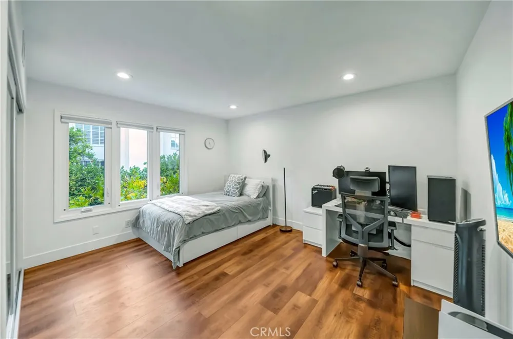 3793 Camino Codorniz Calabasas, CA 91302