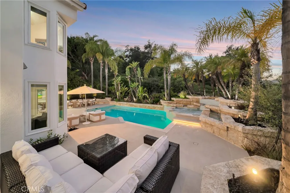 3793 Camino Codorniz Calabasas, CA 91302