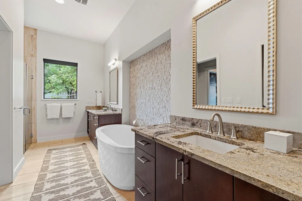 3605 Robbins Road Austin, TX 78730