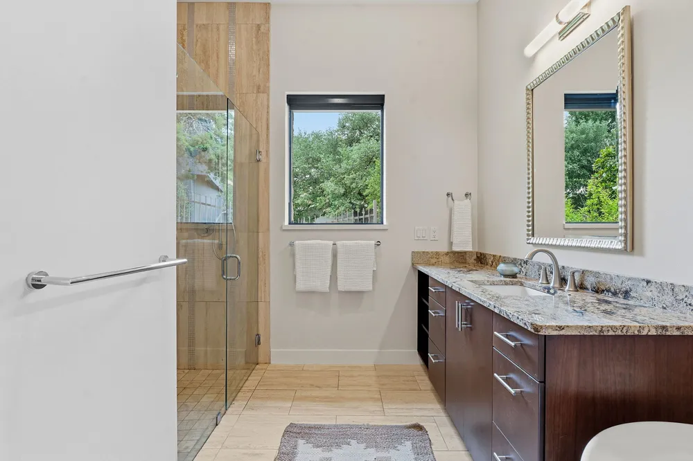 3605 Robbins Road Austin, TX 78730