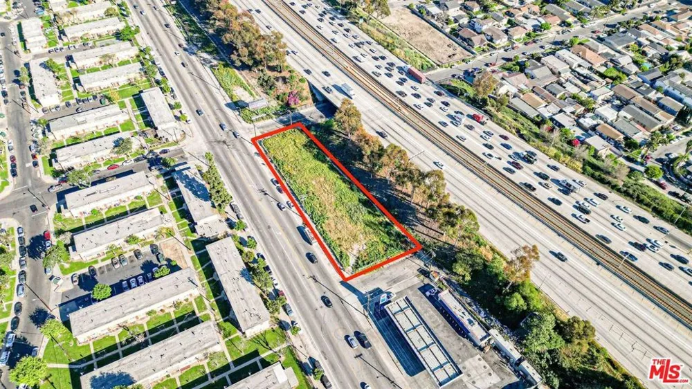 1422 E Imperial Highway Los Angeles, CA 90059