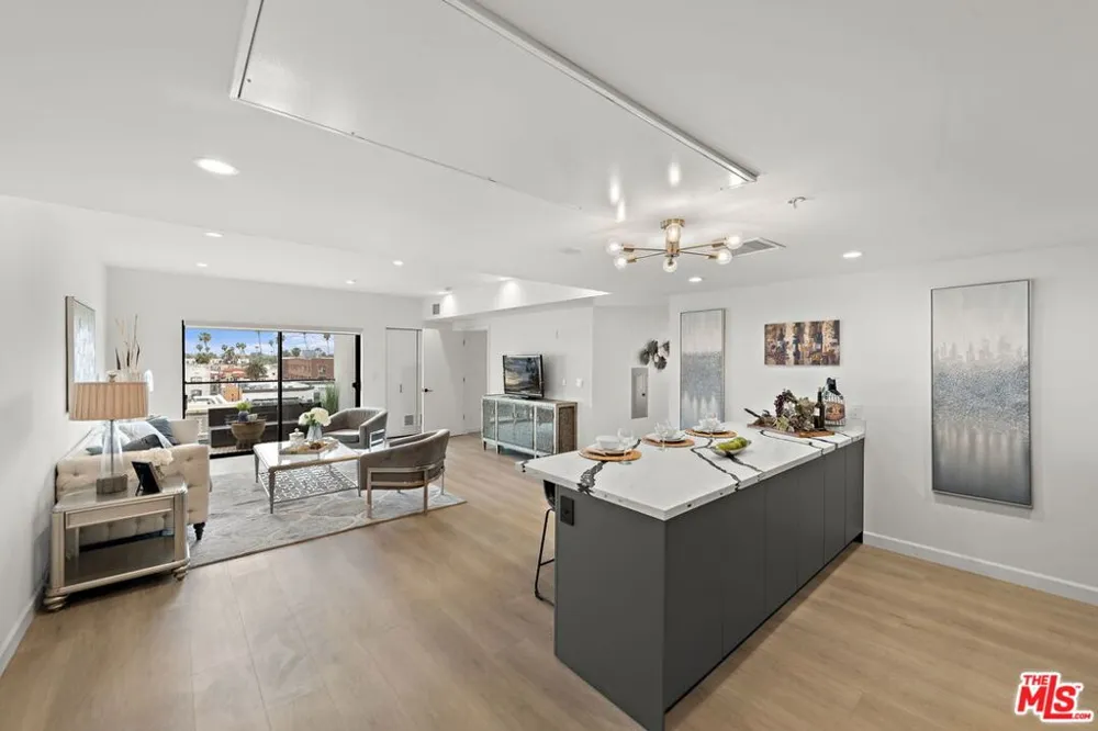 321 S Oxford Ave #603 Los Angeles, CA 90010