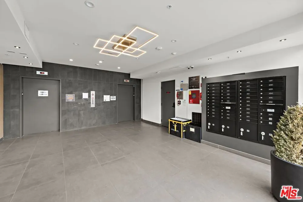 321 S Oxford Ave #603 Los Angeles, CA 90010