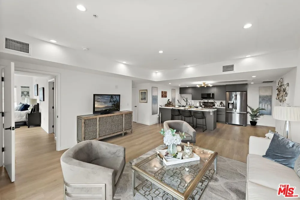 321 S Oxford Ave #603 Los Angeles, CA 90010