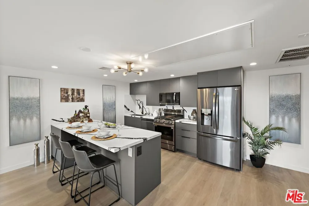 321 S Oxford Ave #603 Los Angeles, CA 90010