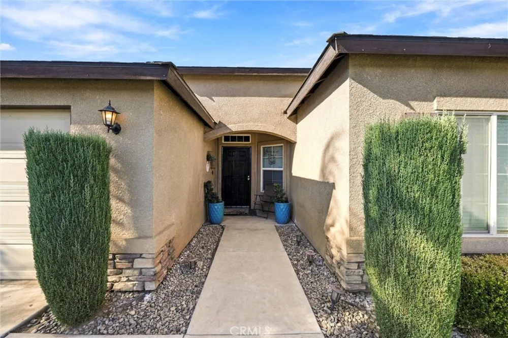 402 Dagenham Court Bakersfield, CA 93307