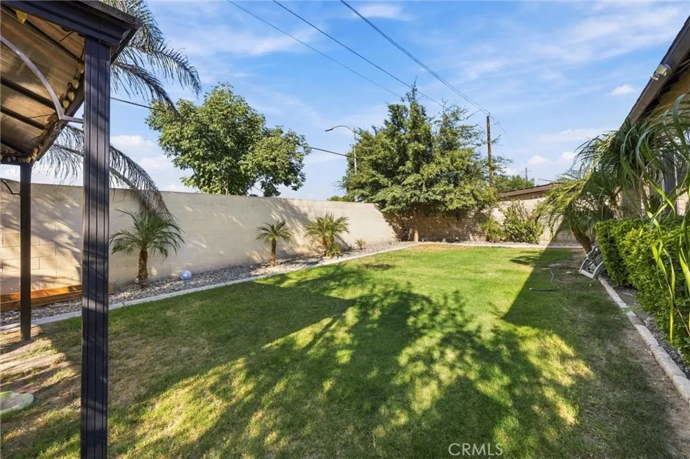 402 Dagenham Court Bakersfield, CA 93307