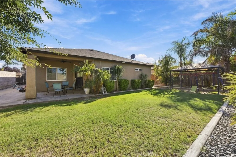 402 Dagenham Court Bakersfield, CA 93307