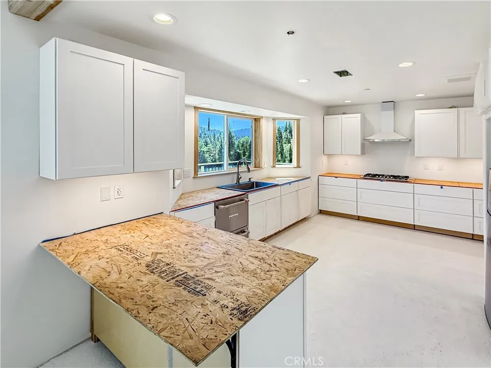 26885 Modoc Lake Arrowhead, CA 92352