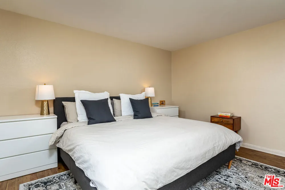 7320 Hawthorn Avenue #121 Los Angeles, CA 90046