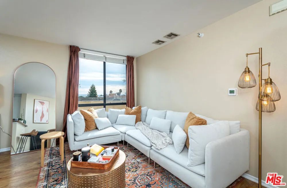 7320 Hawthorn Avenue #121 Los Angeles, CA 90046