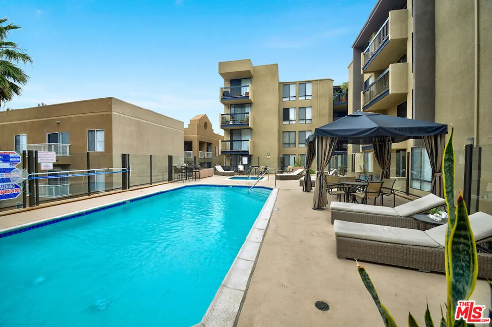 7320 Hawthorn Avenue #121 Los Angeles, CA 90046