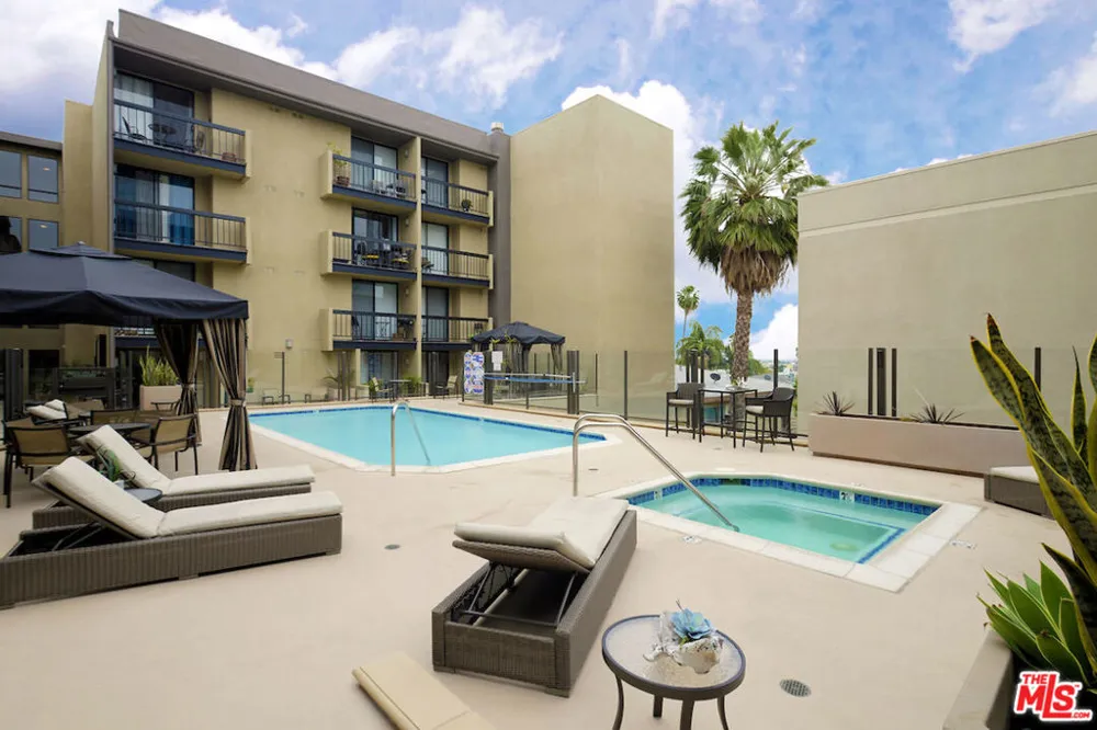 7320 Hawthorn Avenue #121 Los Angeles, CA 90046