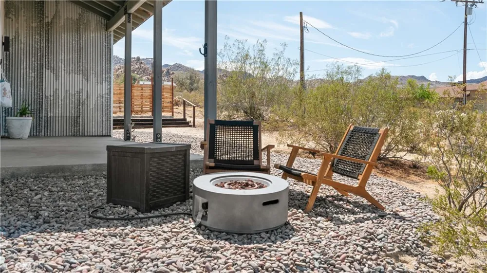 7285 Mount Lassen Joshua Tree, CA 92252