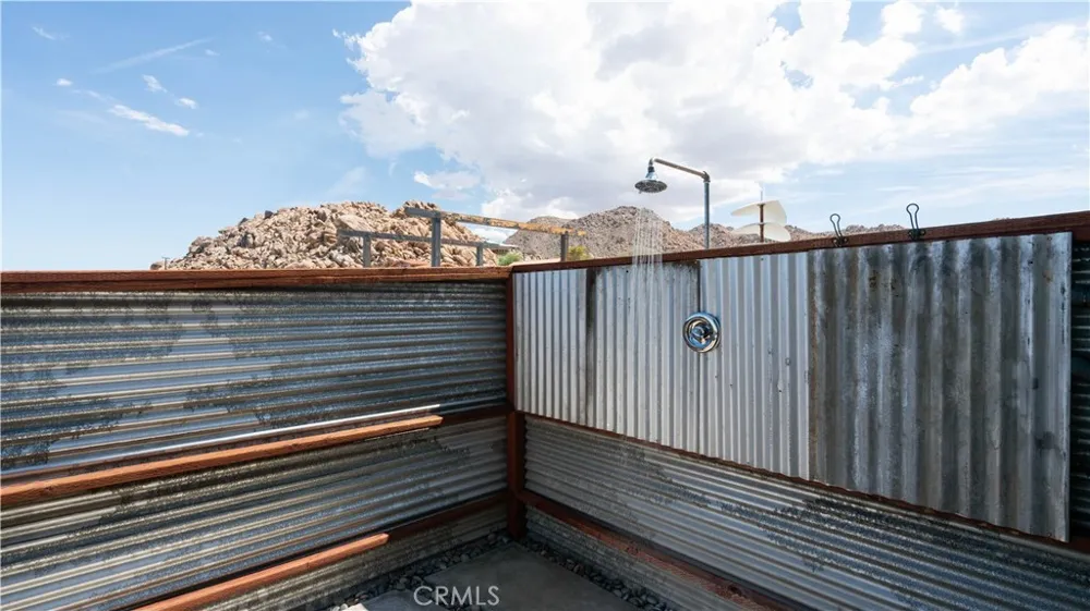 7285 Mount Lassen Joshua Tree, CA 92252