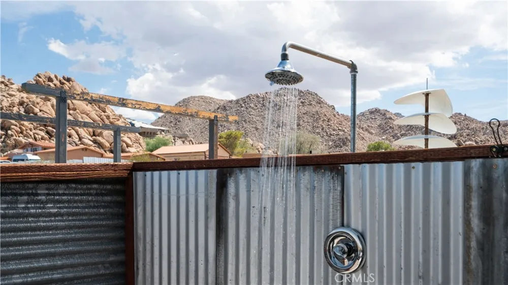 7285 Mount Lassen Joshua Tree, CA 92252