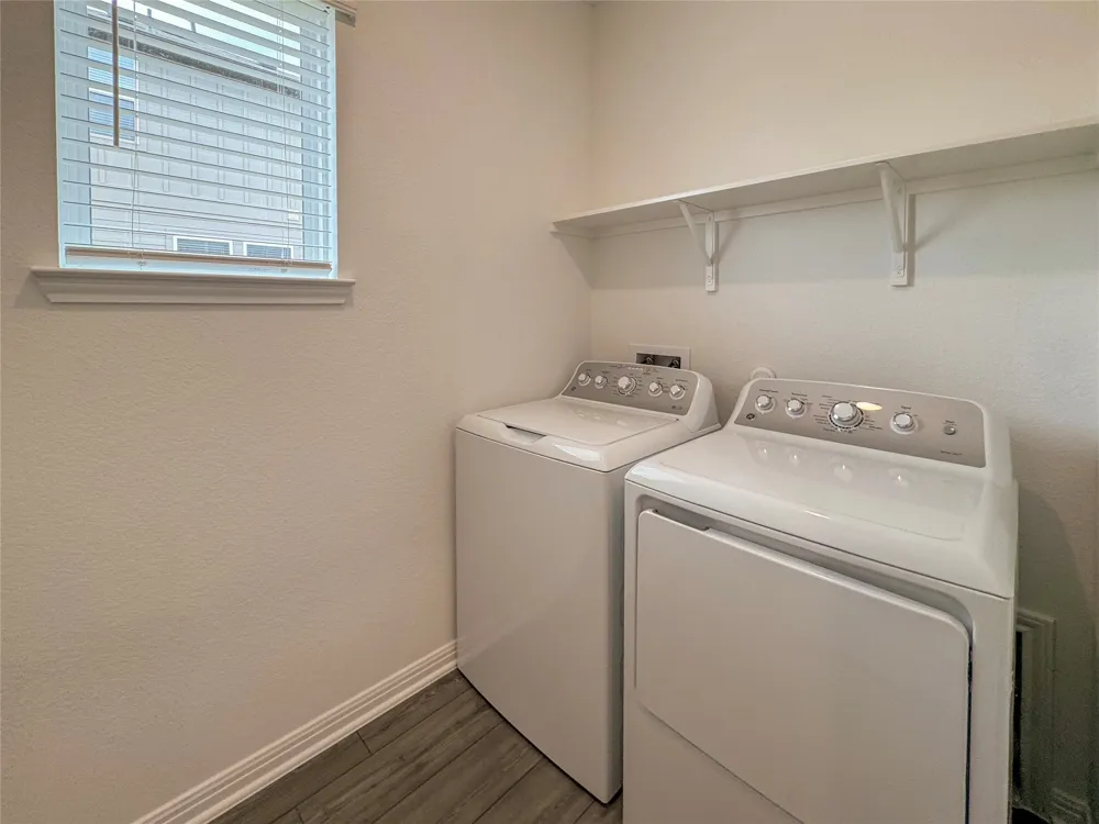 211 Mad Pupper Drive Buda, TX 78610