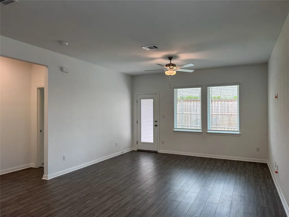 211 Mad Pupper Drive Buda, TX 78610