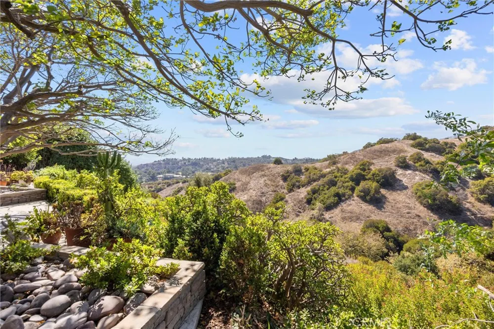 2621 Mountain Claremont, CA 91711