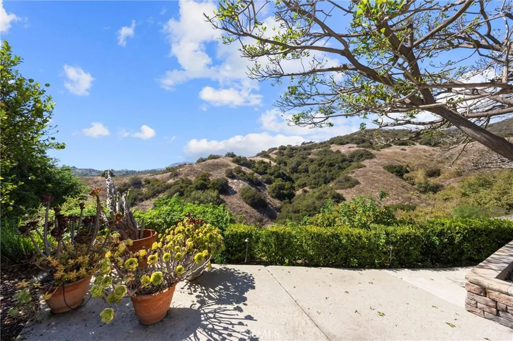 2621 Mountain Claremont, CA 91711