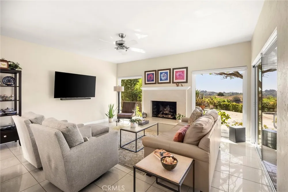 2621 Mountain Claremont, CA 91711