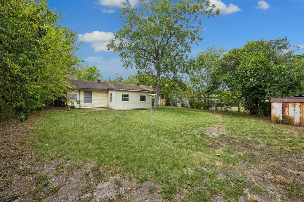 402 Bramble Drive Austin, TX 78745