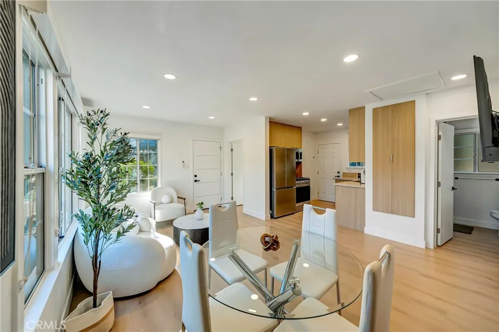 128 Lukens Place Glendale, CA 91206